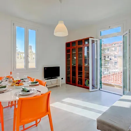 Апартаменты Serendipity Spiaggia E Porto Sole With Balcony And Parking - Happy Rentals Санремо