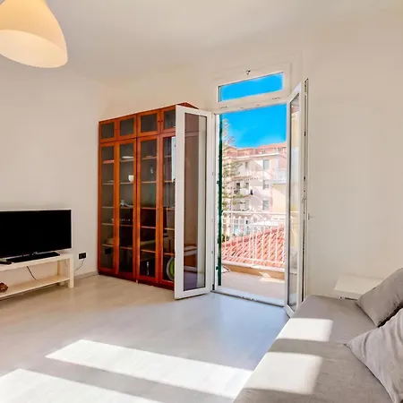 Serendipity Spiaggia E Porto Sole With Balcony And Parking - Happy Rentals *