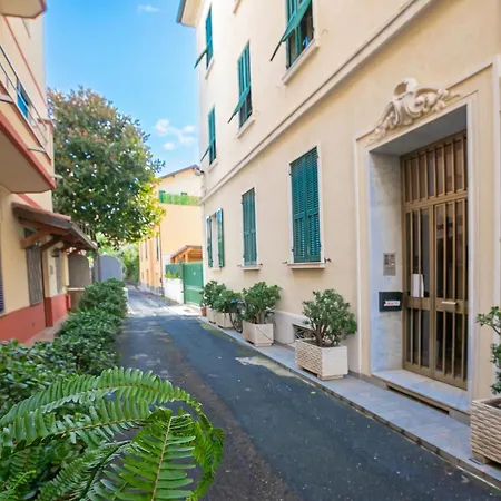 Serendipity Spiaggia E Porto Sole With Balcony And Parking - Happy Rentals Апартаменты